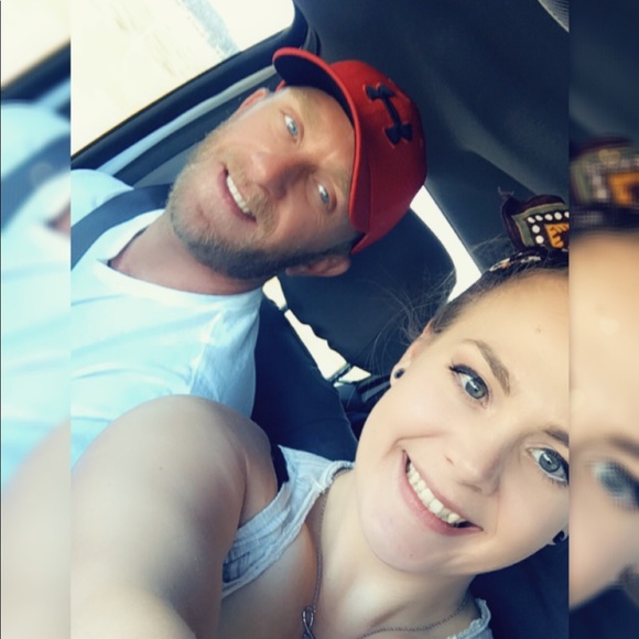 Meet your Posher, Britny - Picture 2 of 3